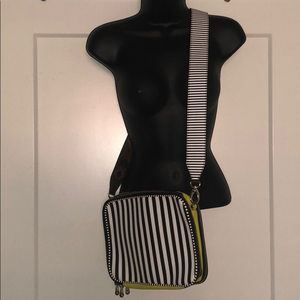 ❌❌SOLD❌❌Henri Bendel | Crossbody